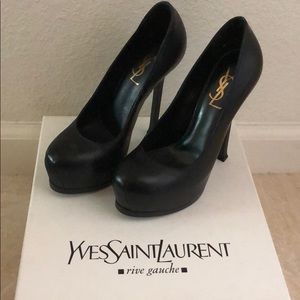 Yves Saint Laurent Black Tribute Pump